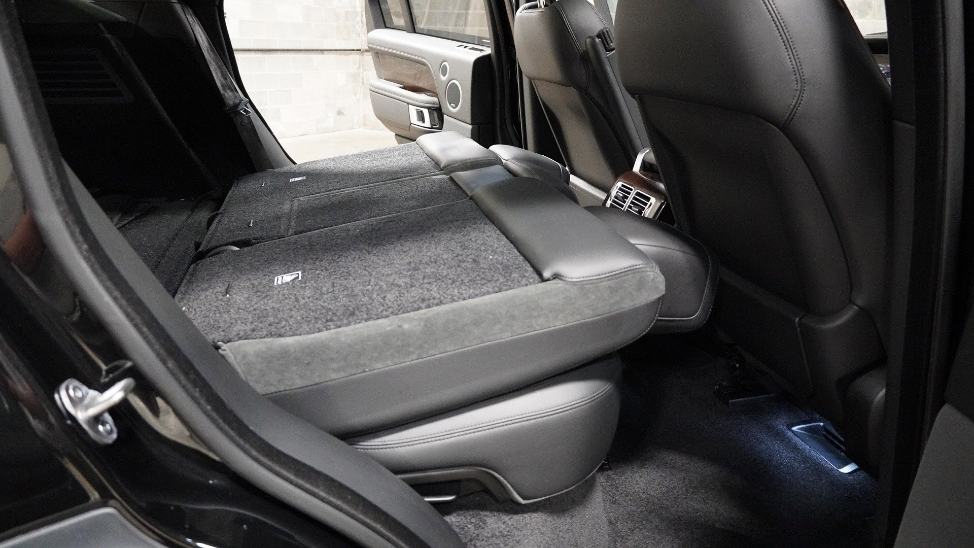 Used 2022 Land Rover Range Rover image 32