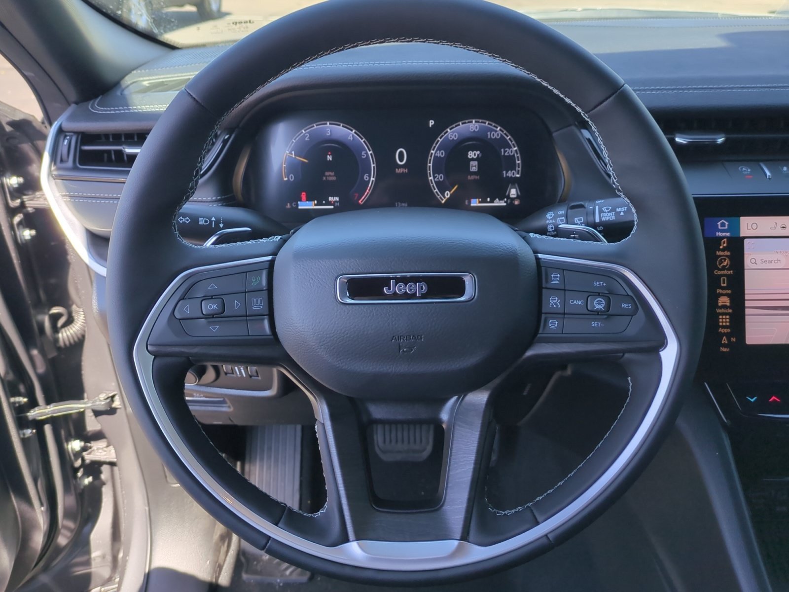 New 2026 Jeep Grand Cherokee Altitude AWD/4WD image 9