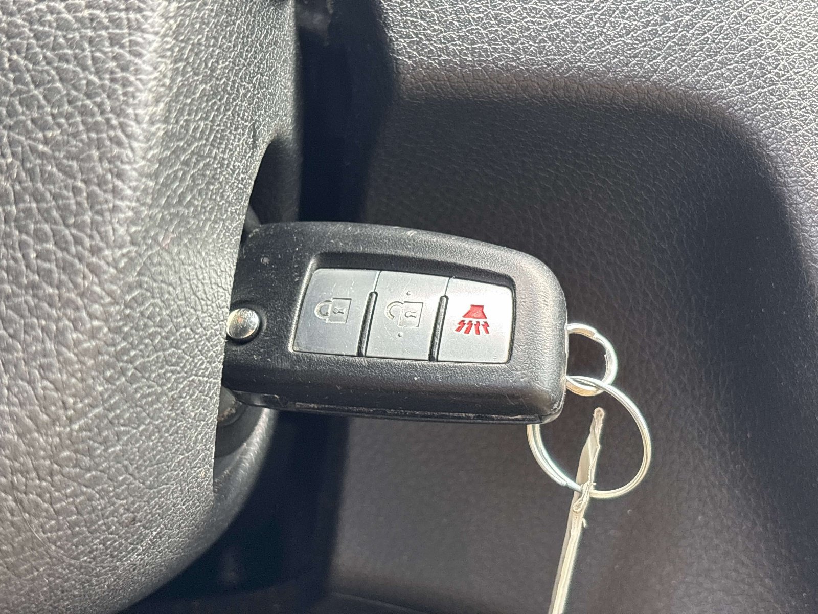 Used 2014 Nissan Rogue S FWD image 21