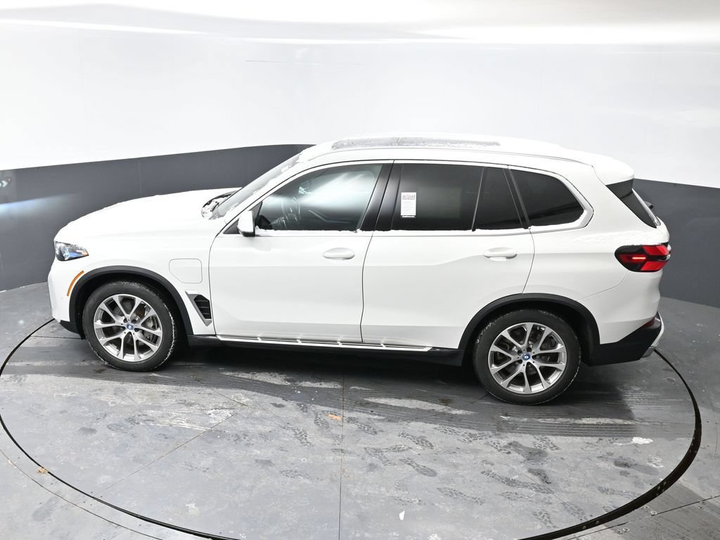 Used 2025 BMW X5 xDrive50e AWD/4WD image 37