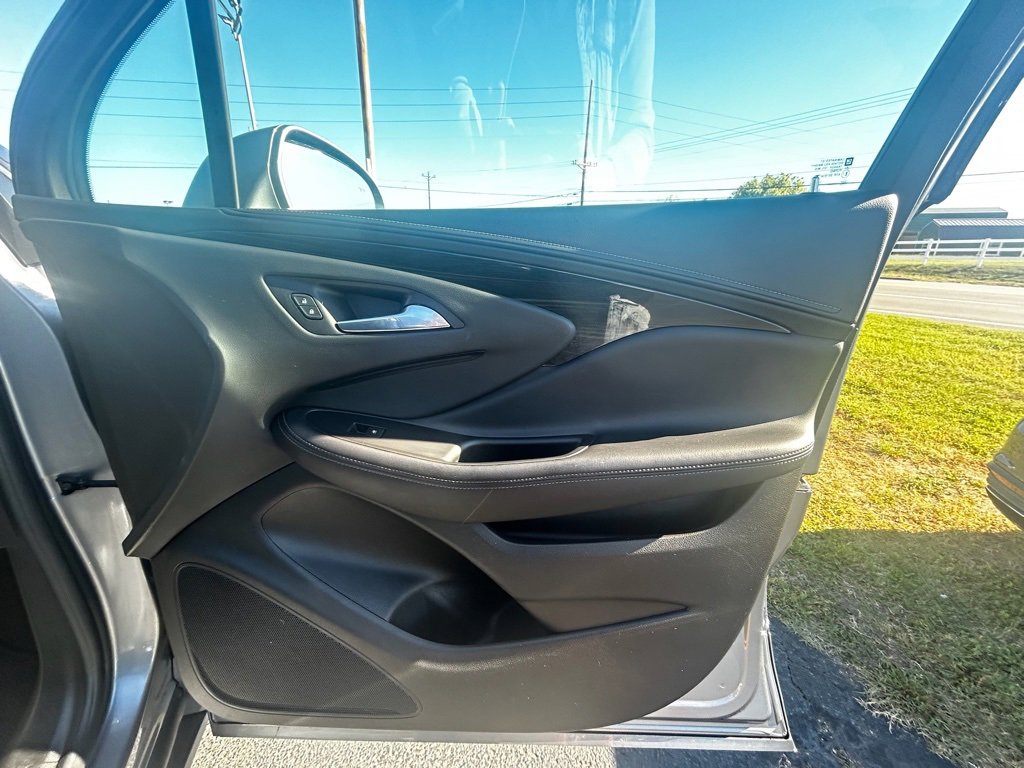 Used 2019 Buick Envision Essence w/ LPO, Cargo Package image 19