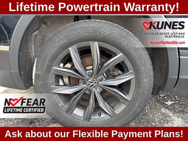 Used 2022 Volkswagen Tiguan SE w/ Panoramic Sunroof Package image 13