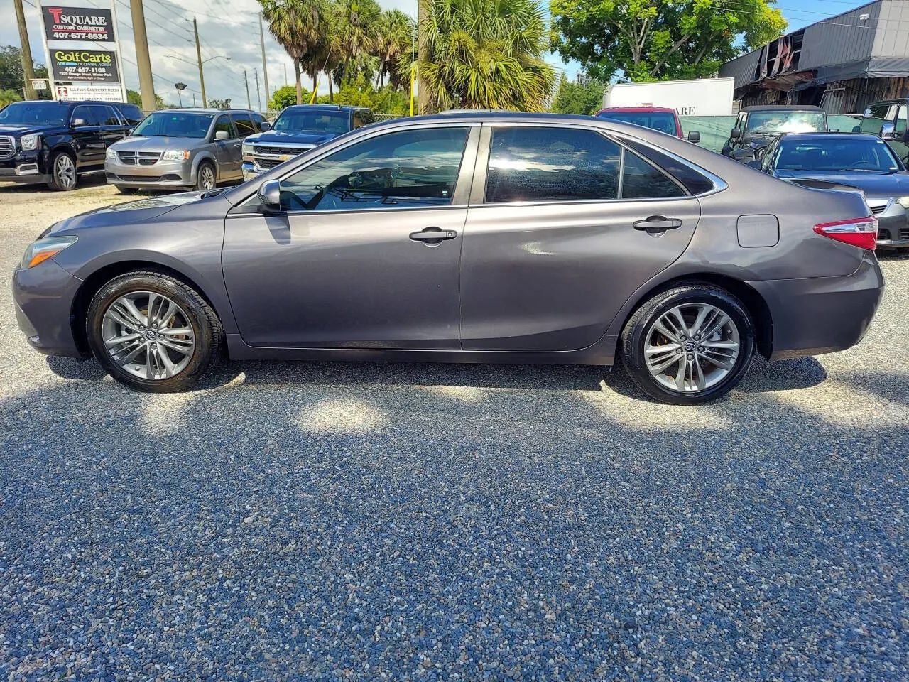 Used 2016 Toyota Camry SE image 5
