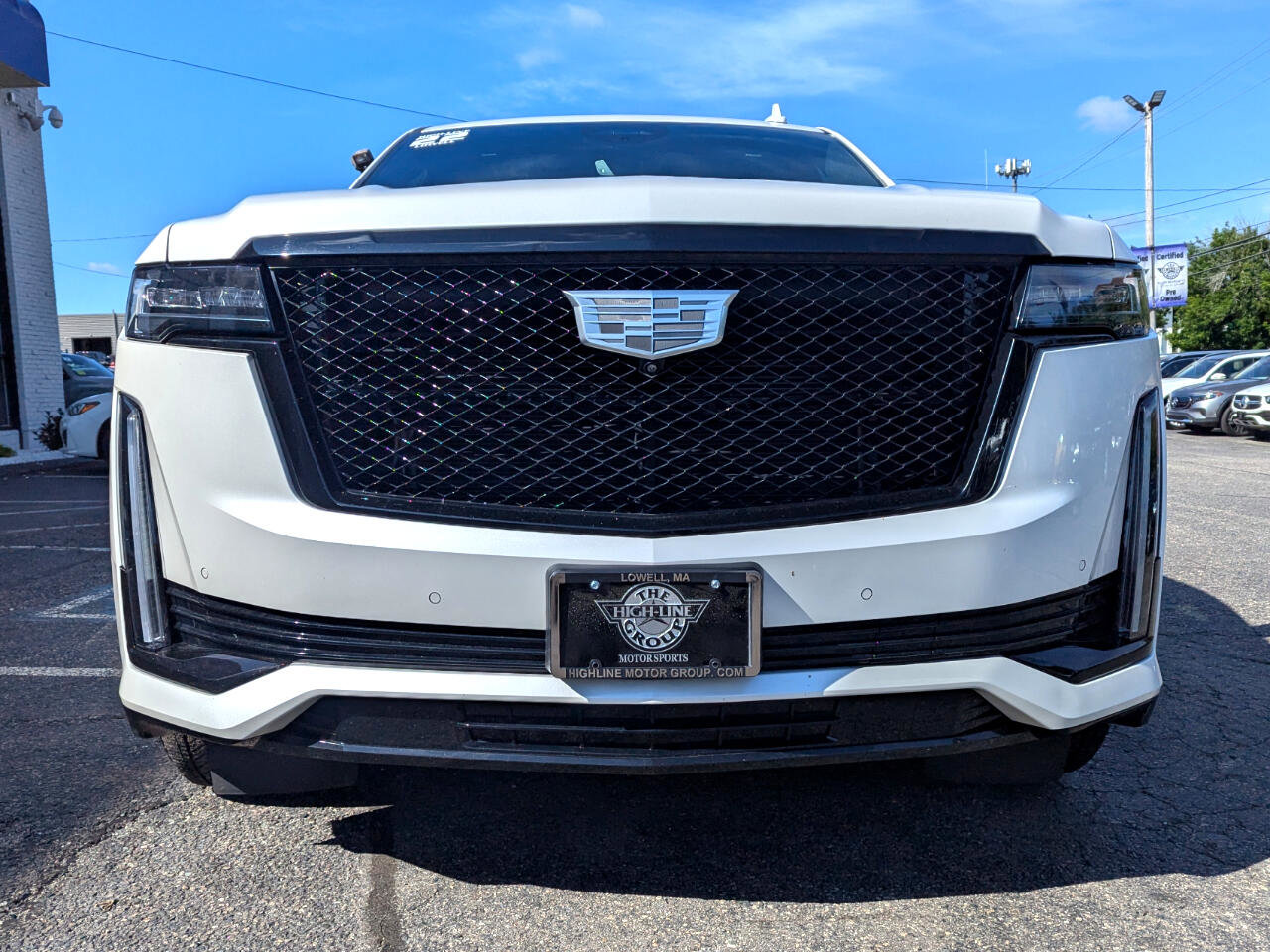 Used 2022 Cadillac Escalade ESV Sport Platinum image 4