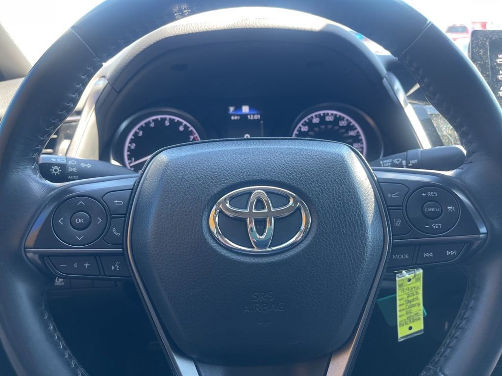 Used 2023 Toyota Camry SE FWD image 11