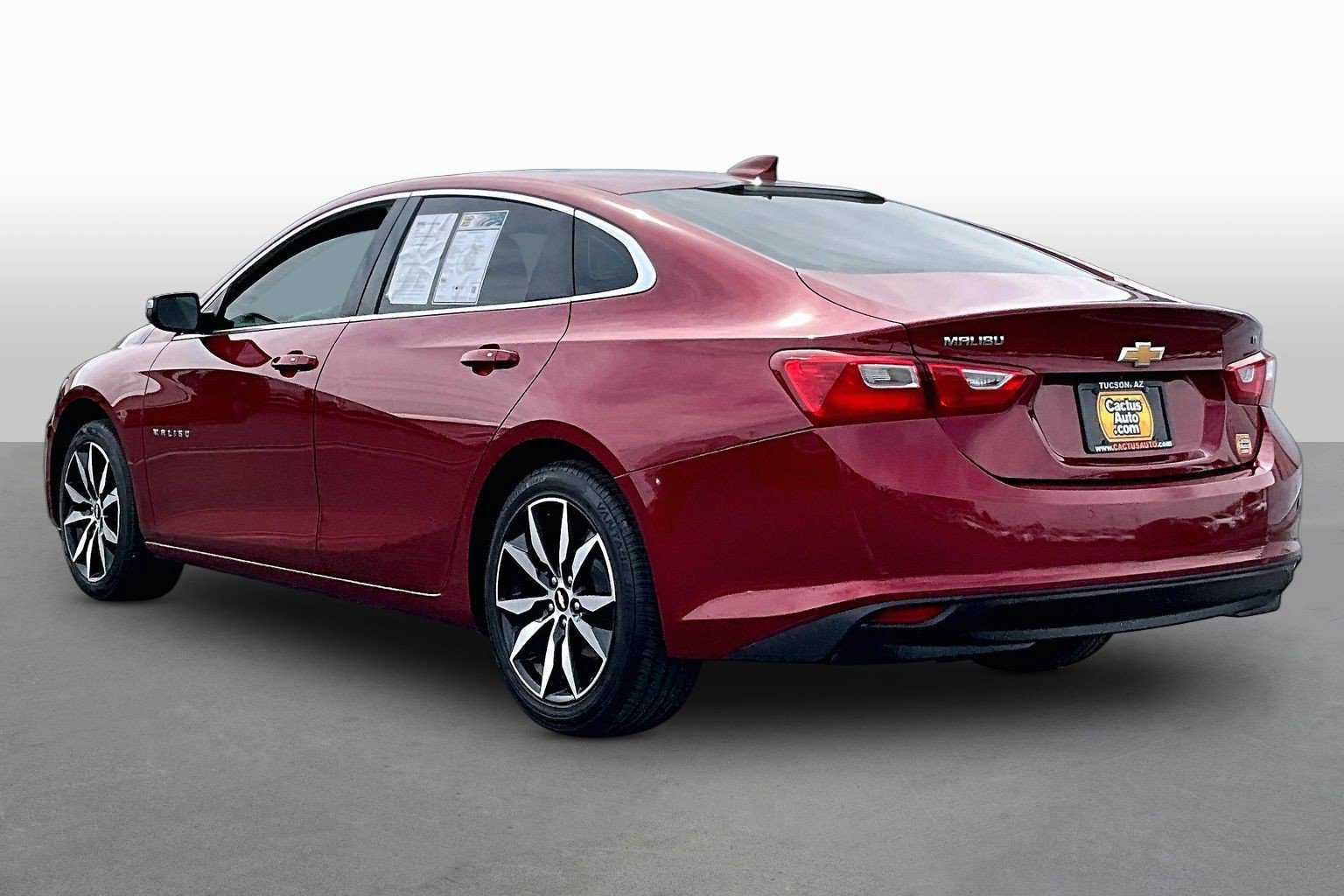 Used 2018 Chevrolet Malibu LT w/ Leather Package FWD image 11