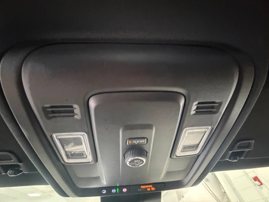 Used 2025 Chevrolet Tahoe LT AWD/4WD image 23