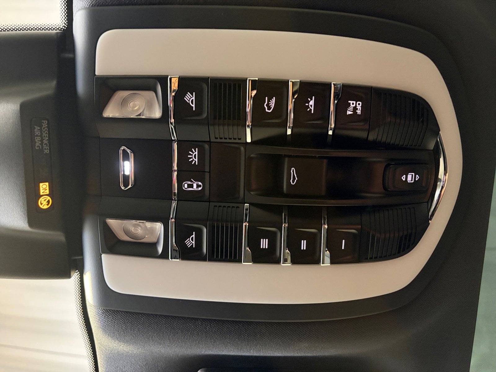 Certified 2026 Porsche Macan AWD/4WD image 26