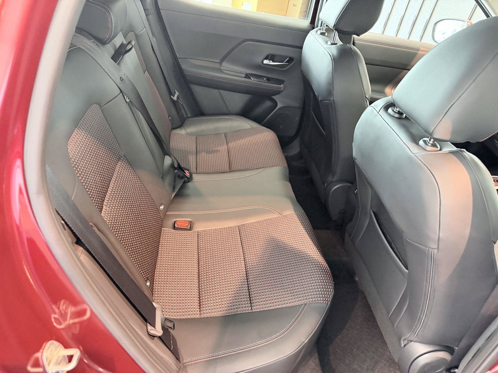 Used 2025 Nissan Kicks SR AWD/4WD image 26