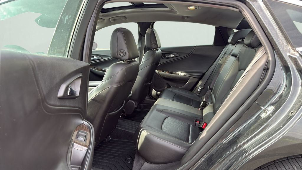 Used 2016 Chevrolet Malibu Premier w/ Driver Confidence Package II FWD image 18