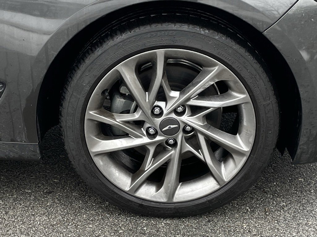 Used 2022 Genesis G70 2.0T image 31