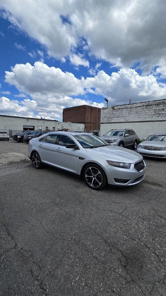 Used 2015 Ford Taurus SHO w/ Equipment Group 401A AWD/4WD image 8