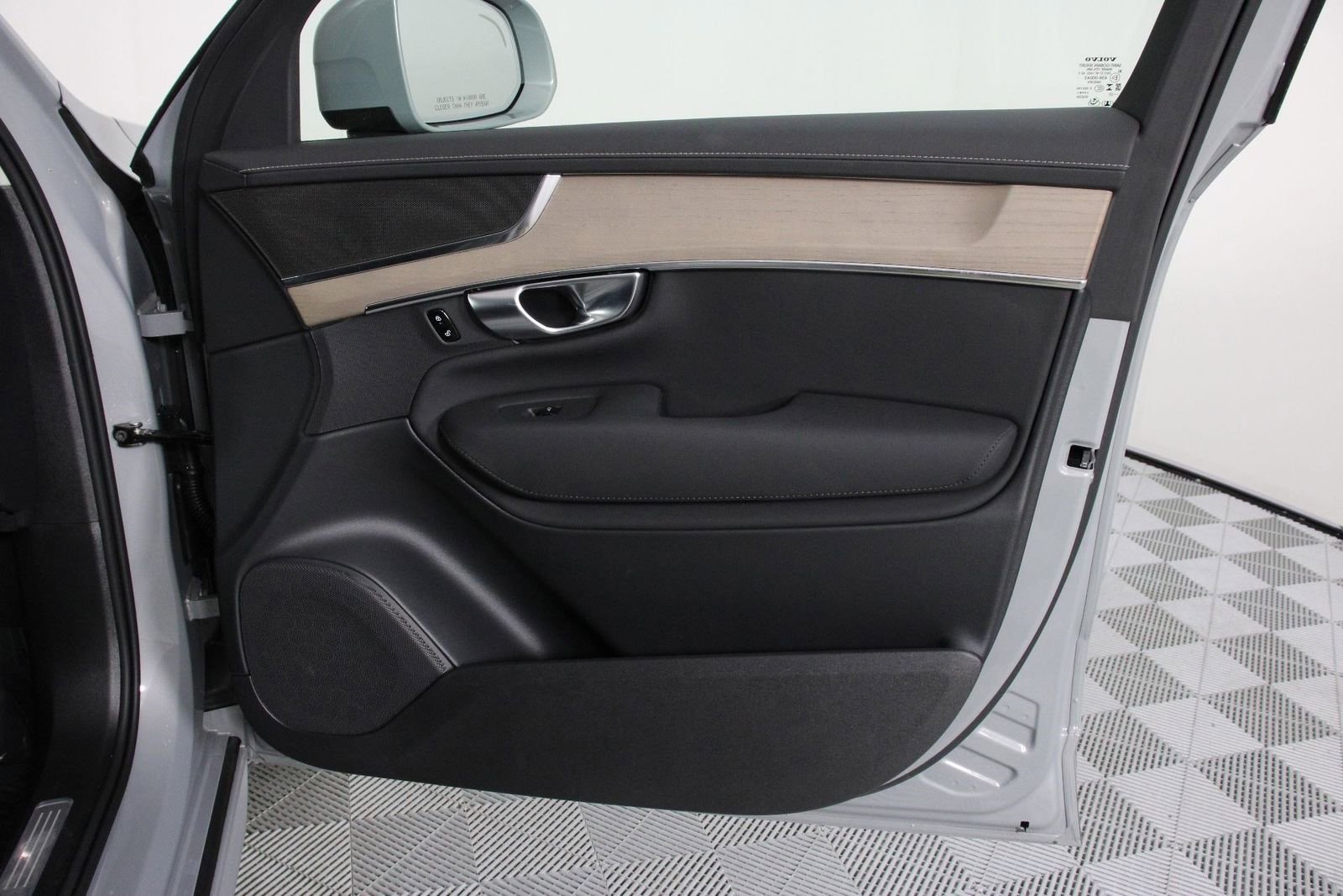 Certified 2026 Volvo XC90 B6 Plus image 21