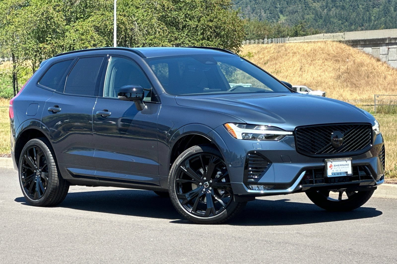New 2026 Volvo XC60 B5 Ultra w/ Climate Package AWD/4WD image 1