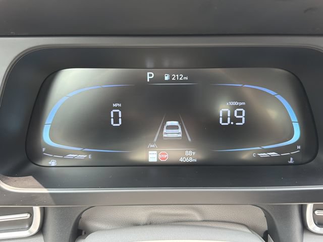 Used 2025 Hyundai Elantra Sport FWD image 18