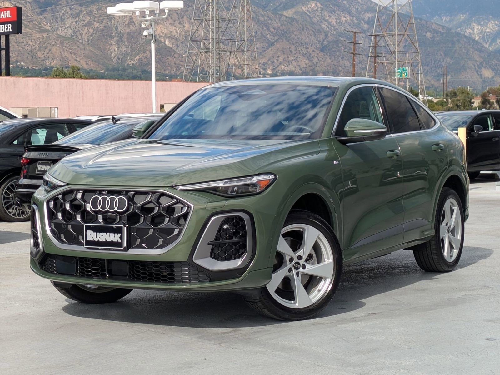 Used 2025 Audi Q5 Premium Plus w/ Premium Plus image 3