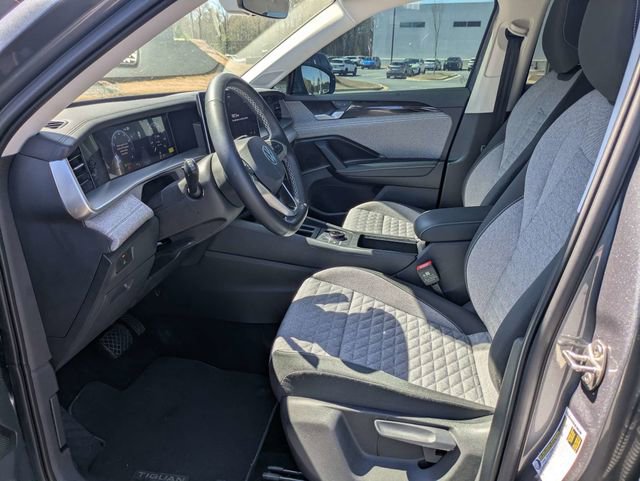 Certified 2025 Volkswagen Tiguan S FWD image 20