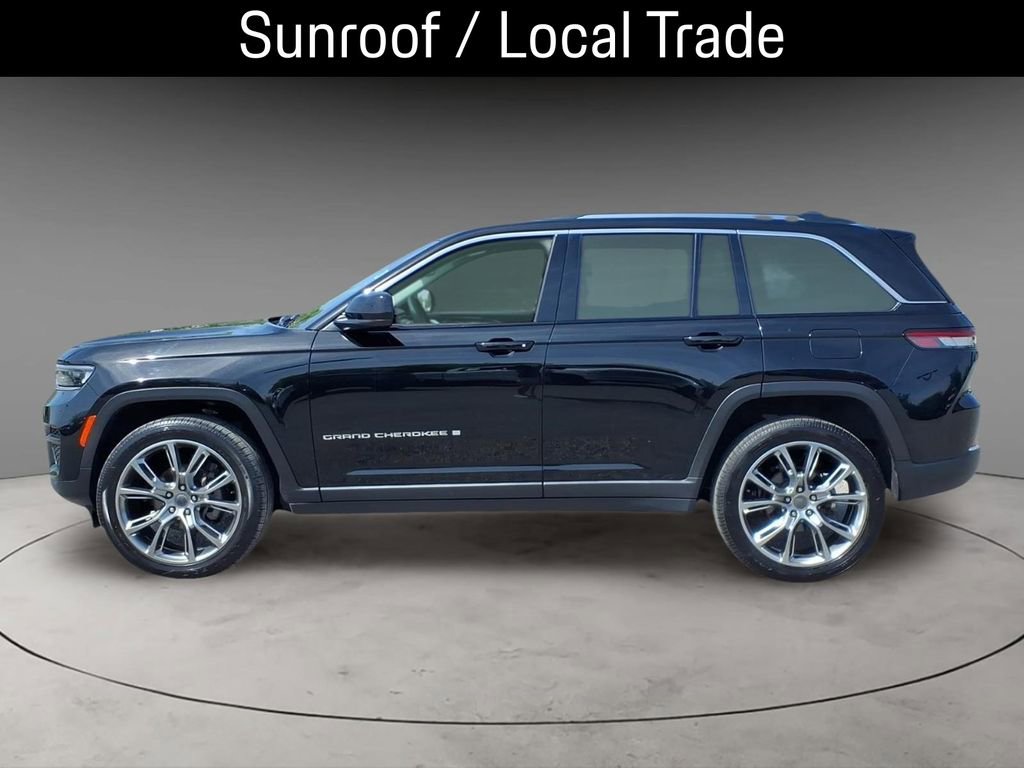 Used 2023 Jeep Grand Cherokee Laredo w/ Trailer Tow Prep Group (B) image 2