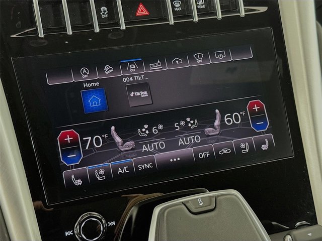 Used 2019 Lamborghini Urus AWD/4WD image 18