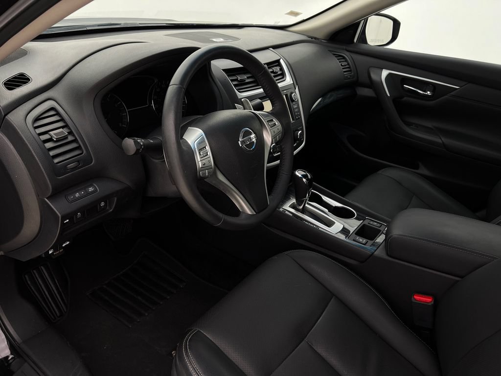 Used 2017 Nissan Altima 3.5 SL w/ 3.5SL Technology Package FWD image 12