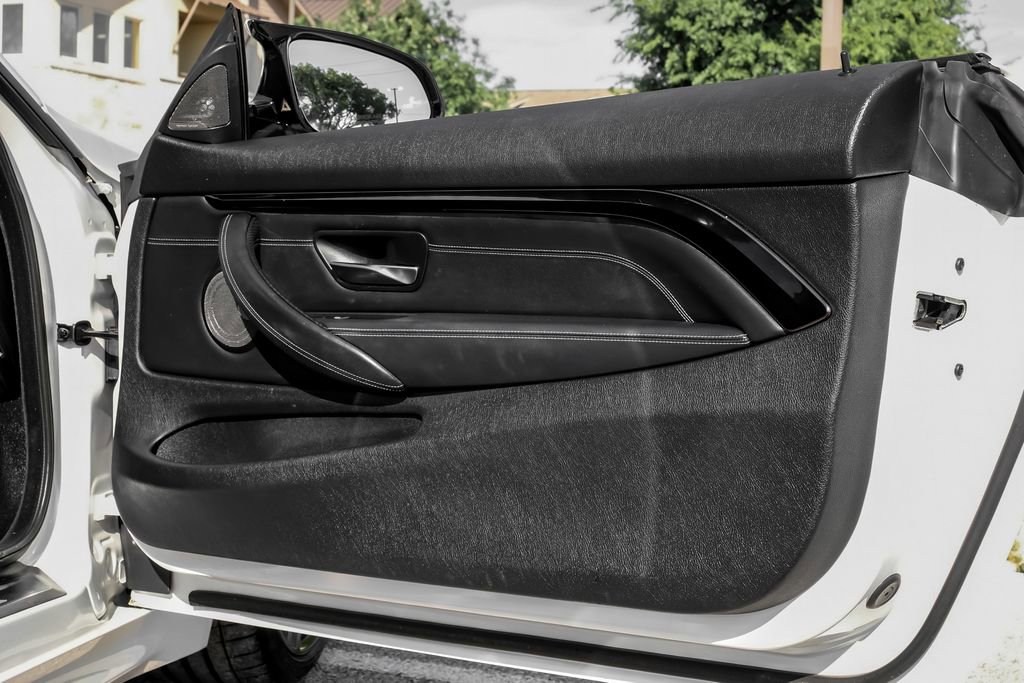 Used 2018 BMW M4 Convertible image 53