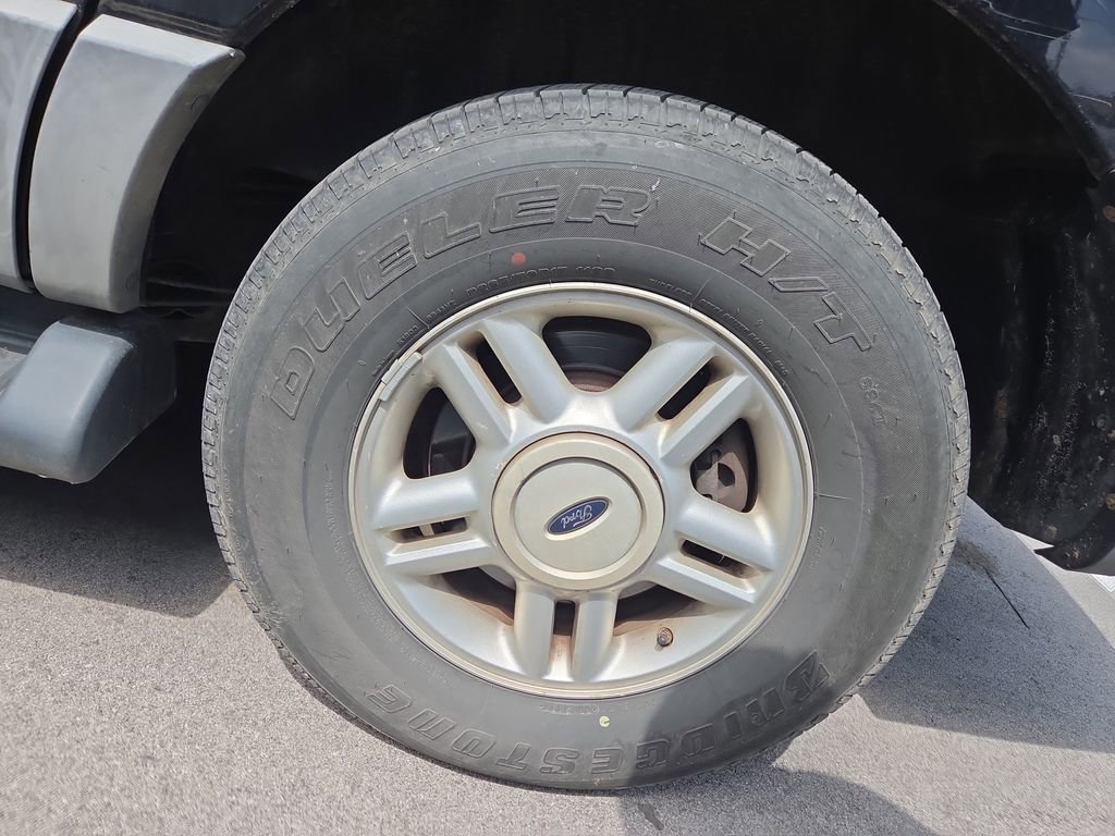Used 2006 Ford Expedition XLT AWD/4WD image 8