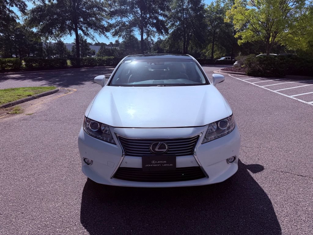 Used 2015 Lexus ES 350 w/ Ultra Luxury Package FWD image 2