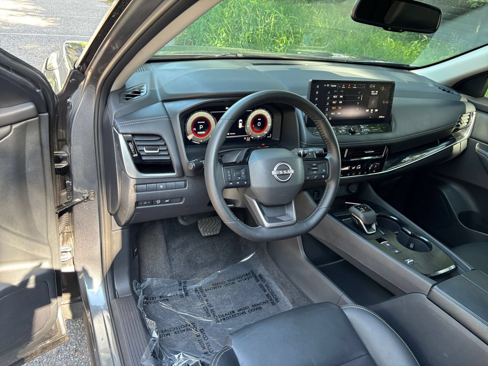 Used 2026 Nissan Rogue SL FWD image 36