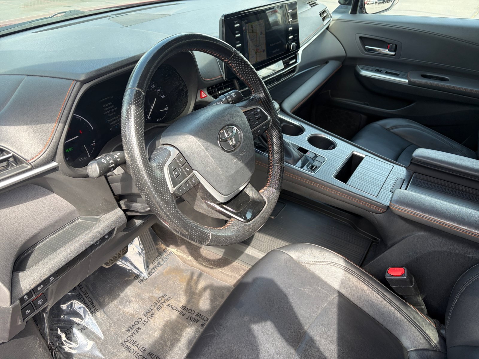 Used 2022 Toyota Sienna XSE w/ XSE Plus Package AWD/4WD image 10