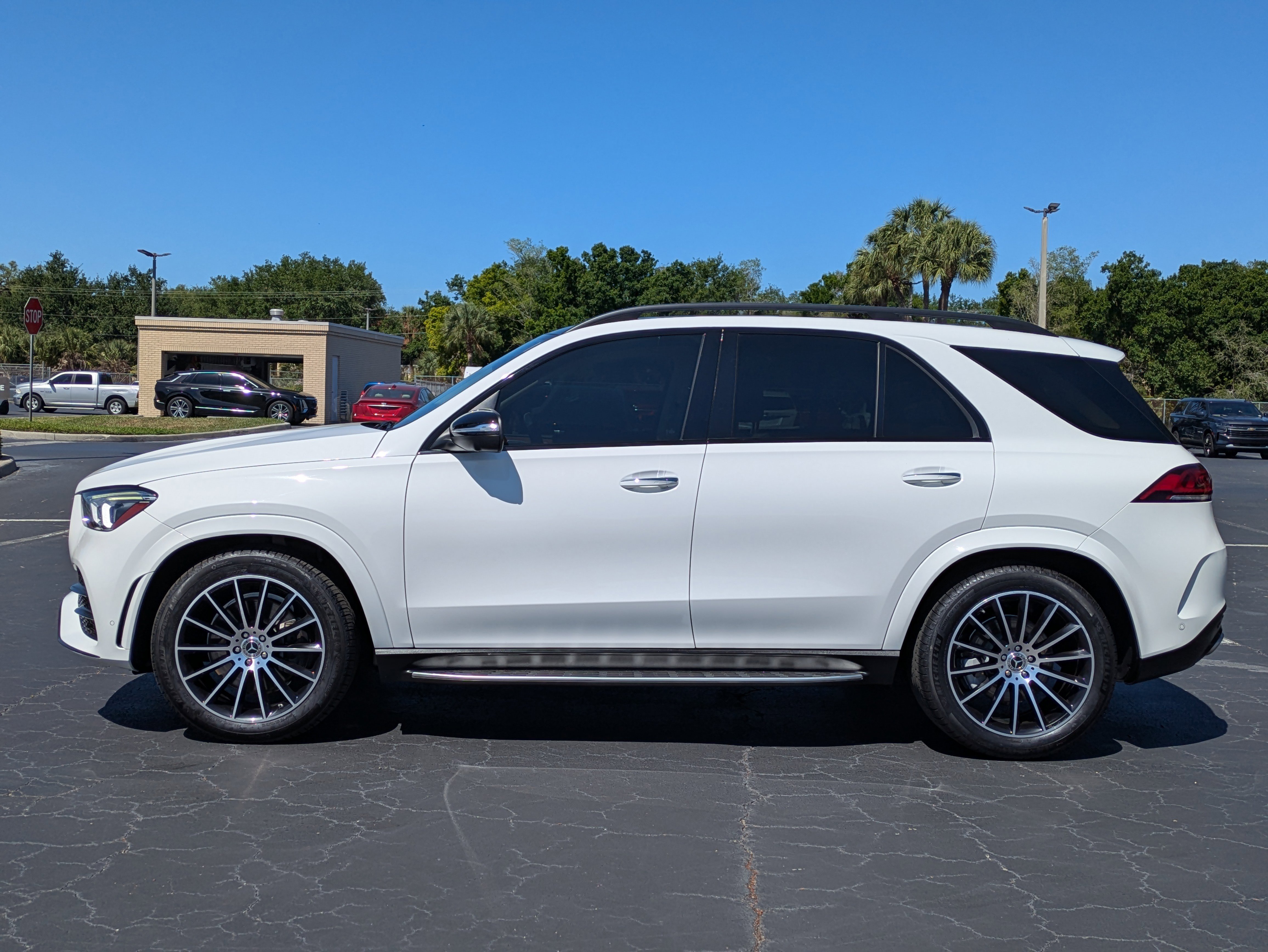 Used 2021 Mercedes-Benz GLE 450 4MATIC image 3