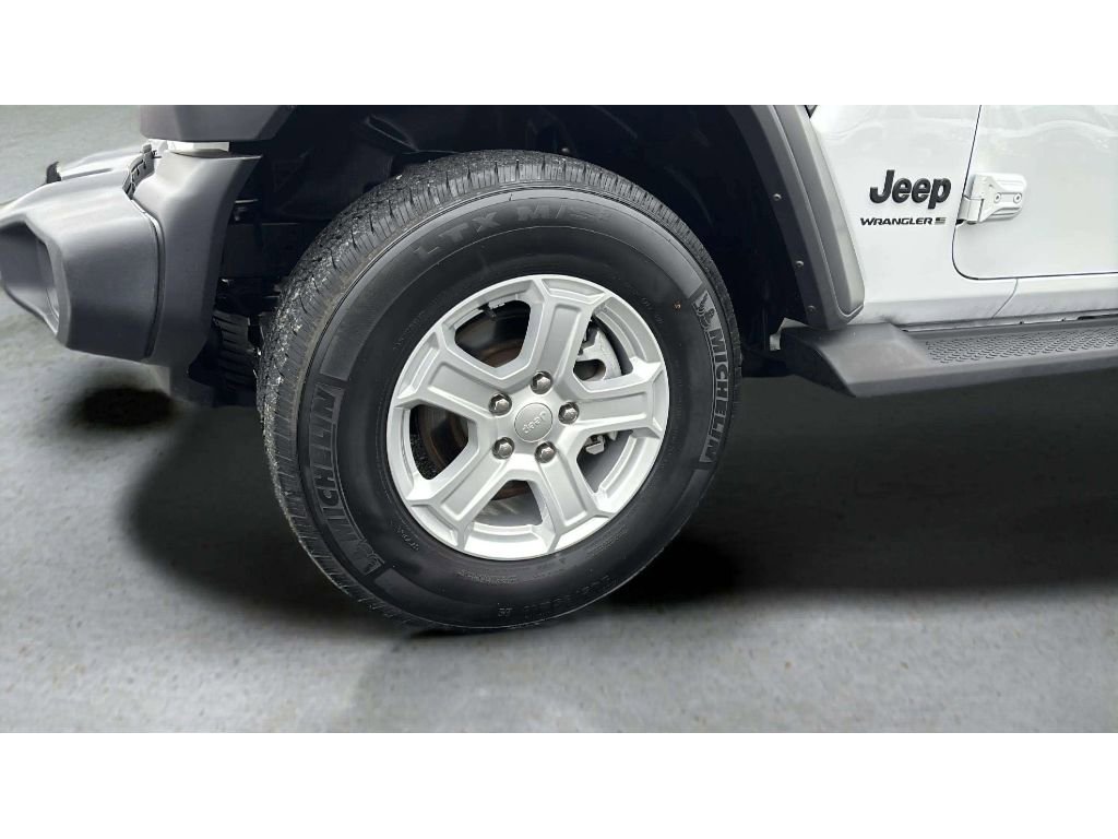 Used 2023 Jeep Wrangler Sport S image 21