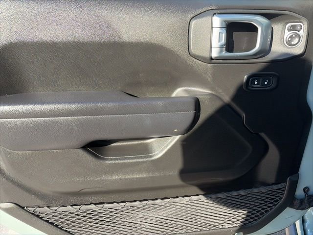 Used 2024 Jeep Wrangler Unlimited image 15