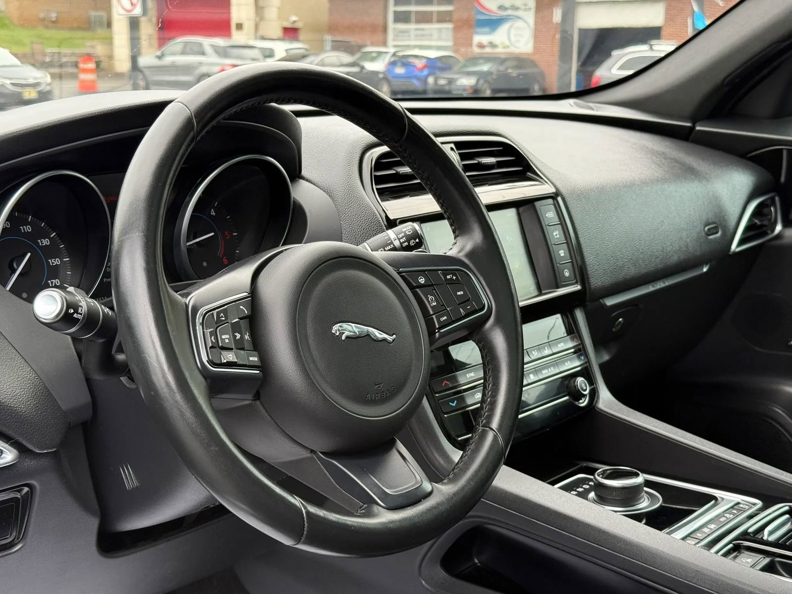 Used 2018 Jaguar F-PACE Premium AWD/4WD image 23