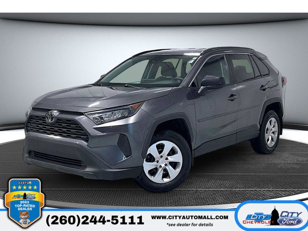 Used 2021 Toyota RAV4 LE image 1