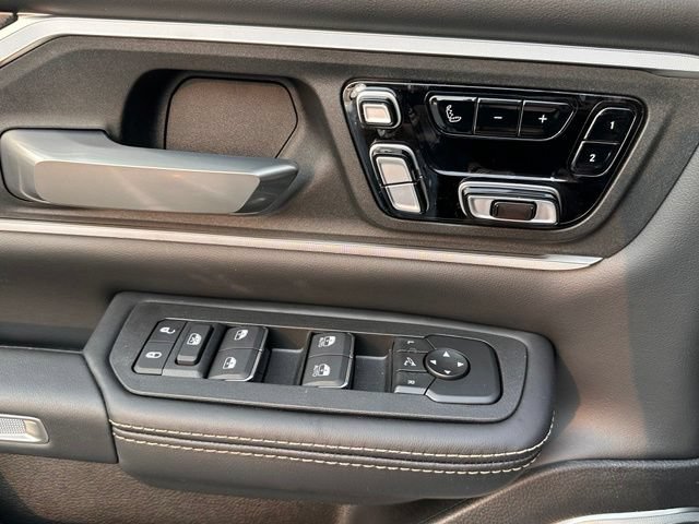 New 2026 RAM 1500 Tungsten w/ Trailer Tow Group AWD/4WD image 16