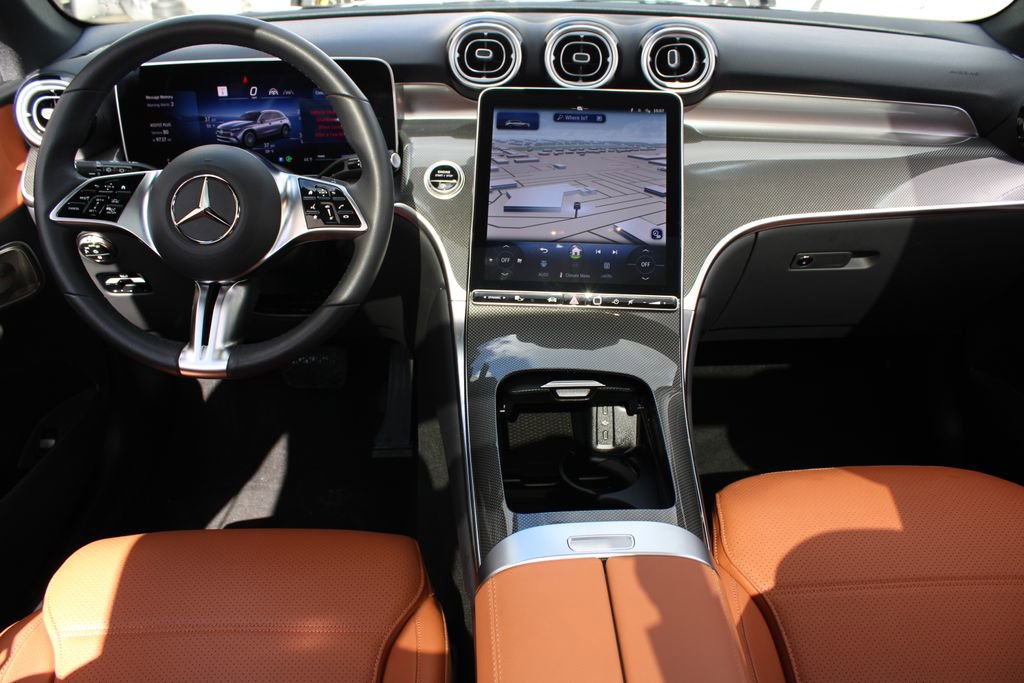 Used 2025 Mercedes-Benz GLC 300 4MATIC image 20