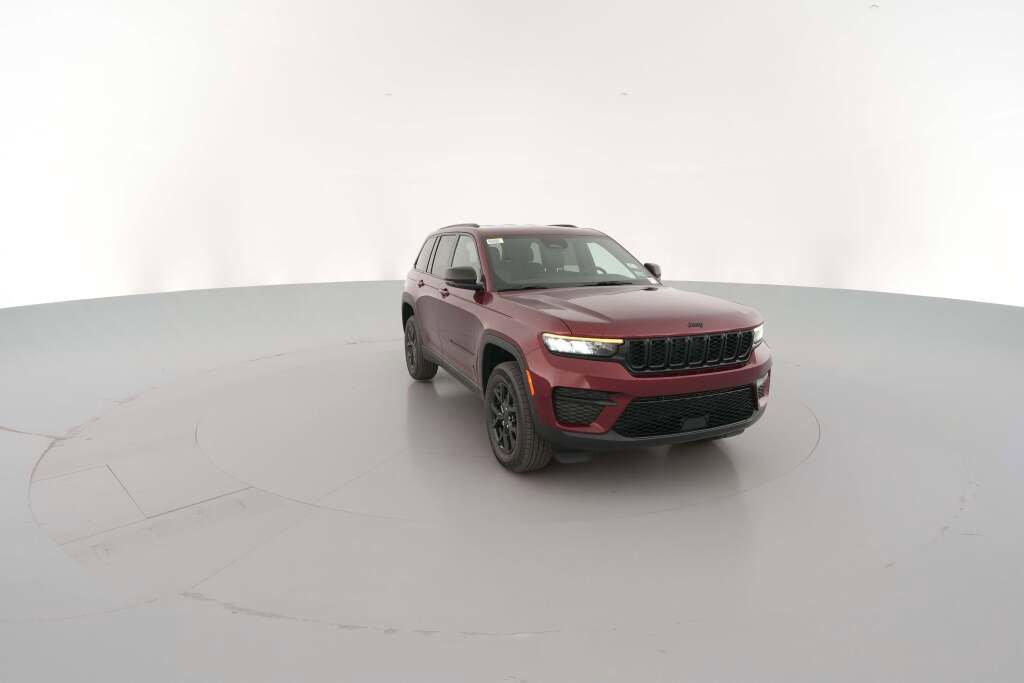 New 2025 Jeep Grand Cherokee Altitude image 17