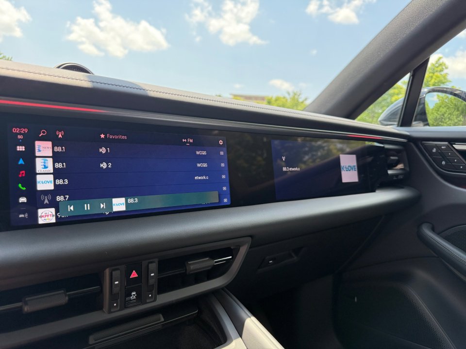 New 2025 Porsche Macan 4S Electric image 21