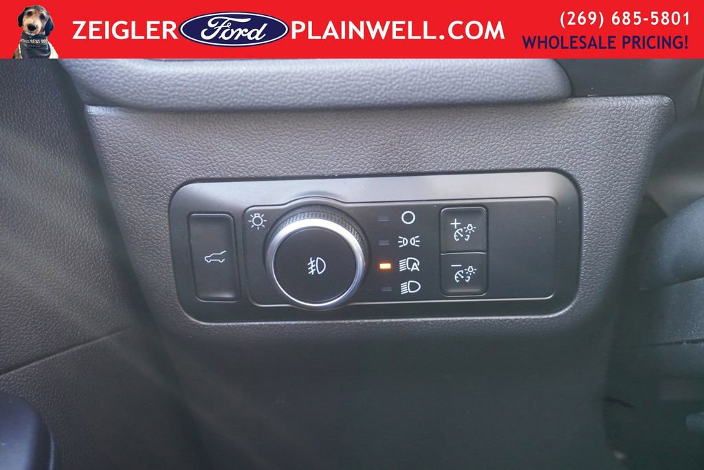 Used 2024 Ford Escape Platinum image 32