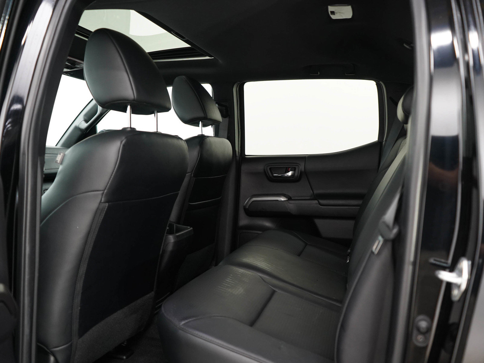 Used 2022 Toyota Tacoma Limited AWD/4WD image 17