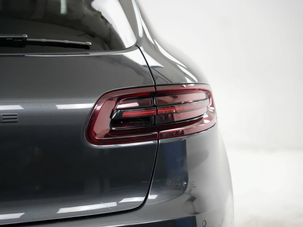 Used 2017 Porsche Macan Turbo AWD/4WD image 12