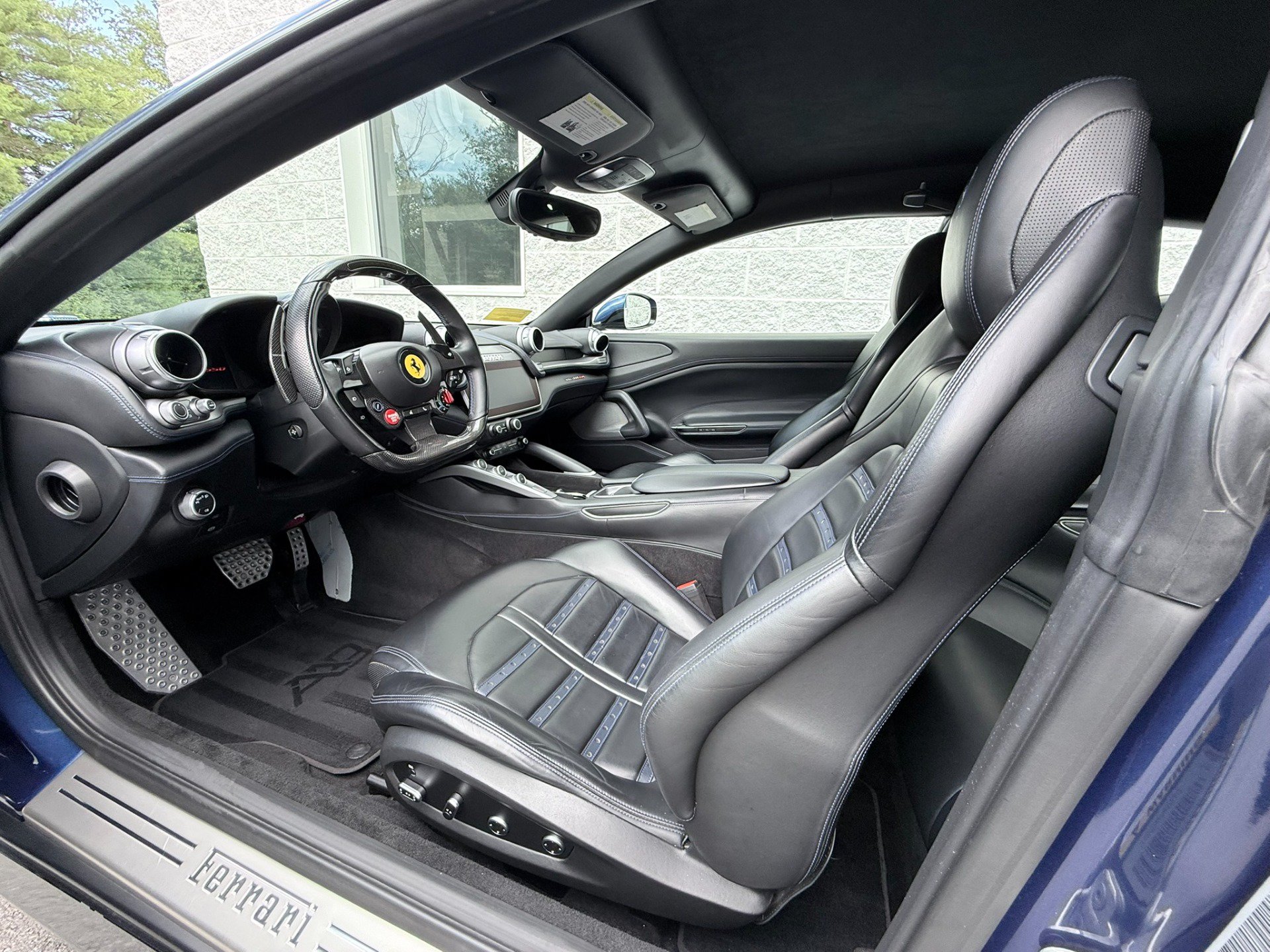 Used 2019 Ferrari GTC4Lusso AWD/4WD image 16