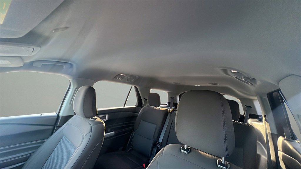 Used 2022 Ford Explorer XLT image 15
