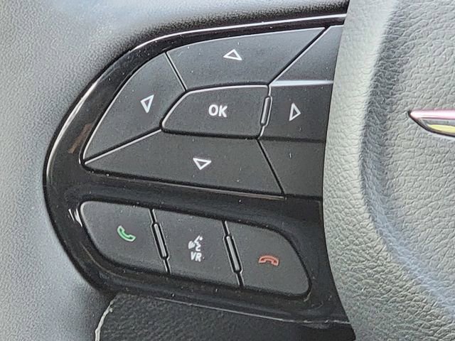 Certified 2024 Chrysler Pacifica Premium FWD image 34