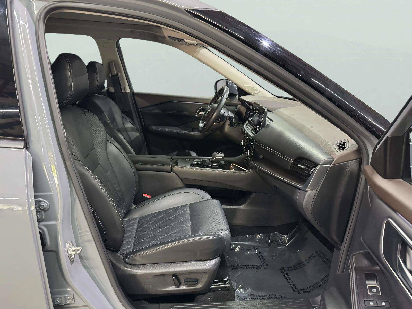 Used 2023 Nissan Rogue Platinum FWD image 28