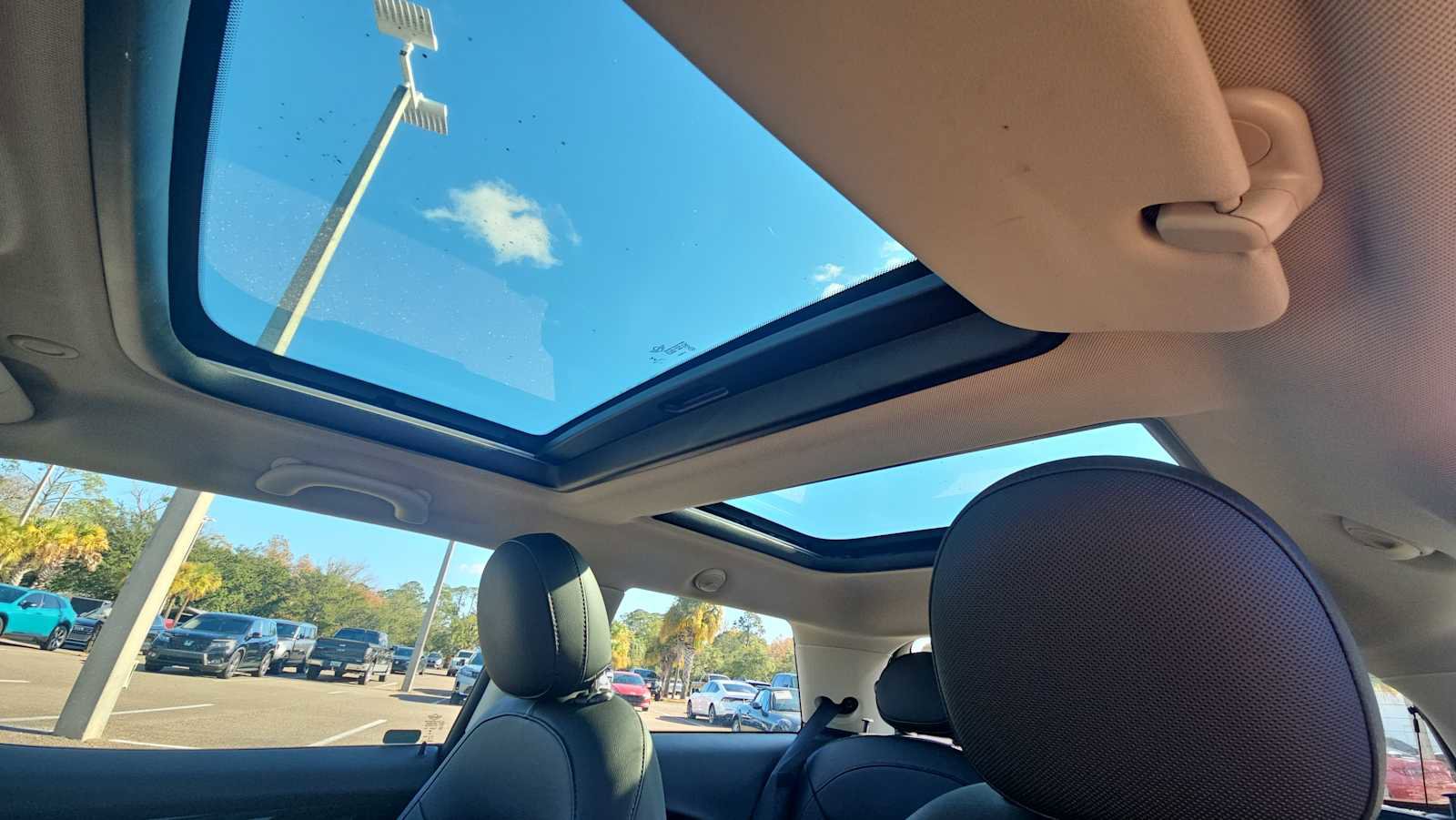 Used 2019 MINI Cooper 2-Door Hardtop image 16