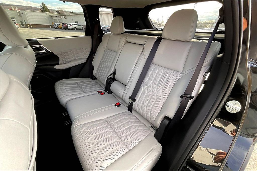 Used 2025 Mitsubishi Outlander SEL image 25