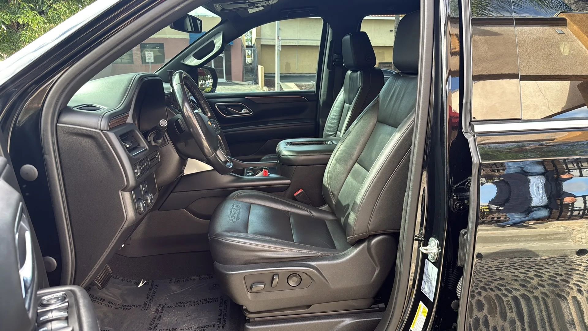 Used 2021 Chevrolet Suburban LT RWD image 9