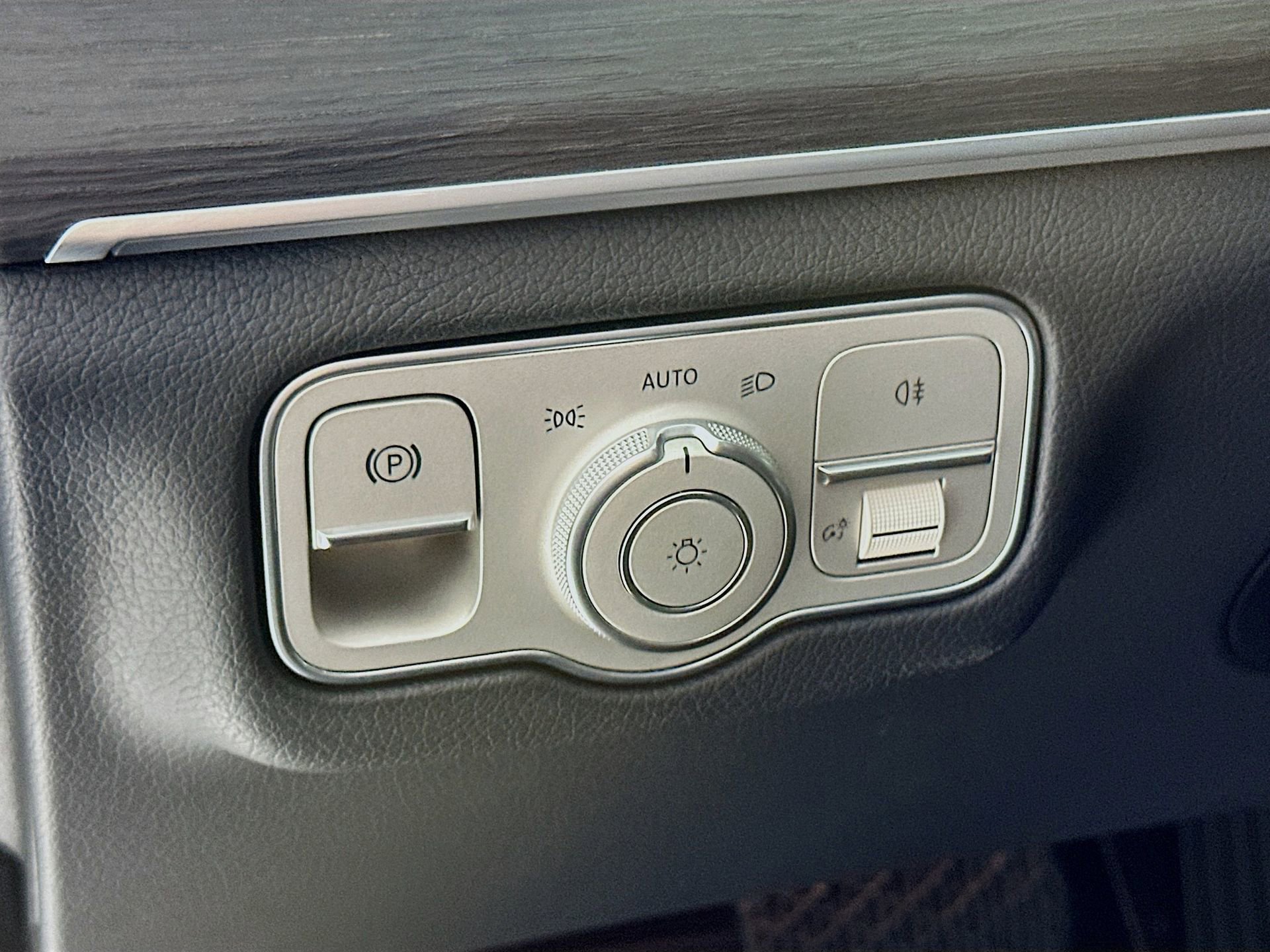 Certified 2025 Mercedes-Benz GLS 450 4MATIC image 11