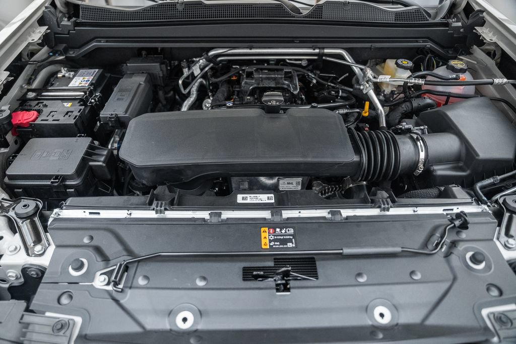 New 2026 Chevrolet Colorado ZR2 w/ Midnight Edition AWD/4WD image 29